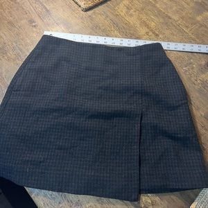 Uniqlo Single Pleat Wool Blend Skirt with Pockets